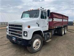 1987 International F2375 T/A Grain/Silage Truck 