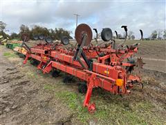 Case IH 1830 12 Row 38' Rows, 3pt Cultivator 