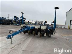 2016 Kinze 3000 6R11 Planter 