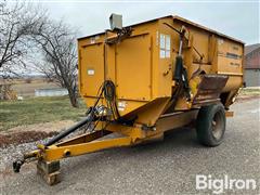 Knight 3025 “Reel Auggie” Feed/Mixer Wagon 