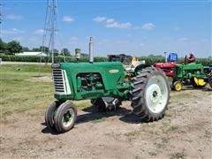 Oliver 880 2WD Tractor 
