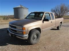 1995 Chevrolet 2500 4x4 Extended Cab Pickup 