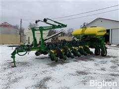 2015 John Deere 1775NT MaxEmerge 5 16R30" Planter 