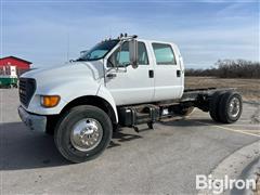 2002 Ford F750 Super Duty Crew Cab & Chassis 