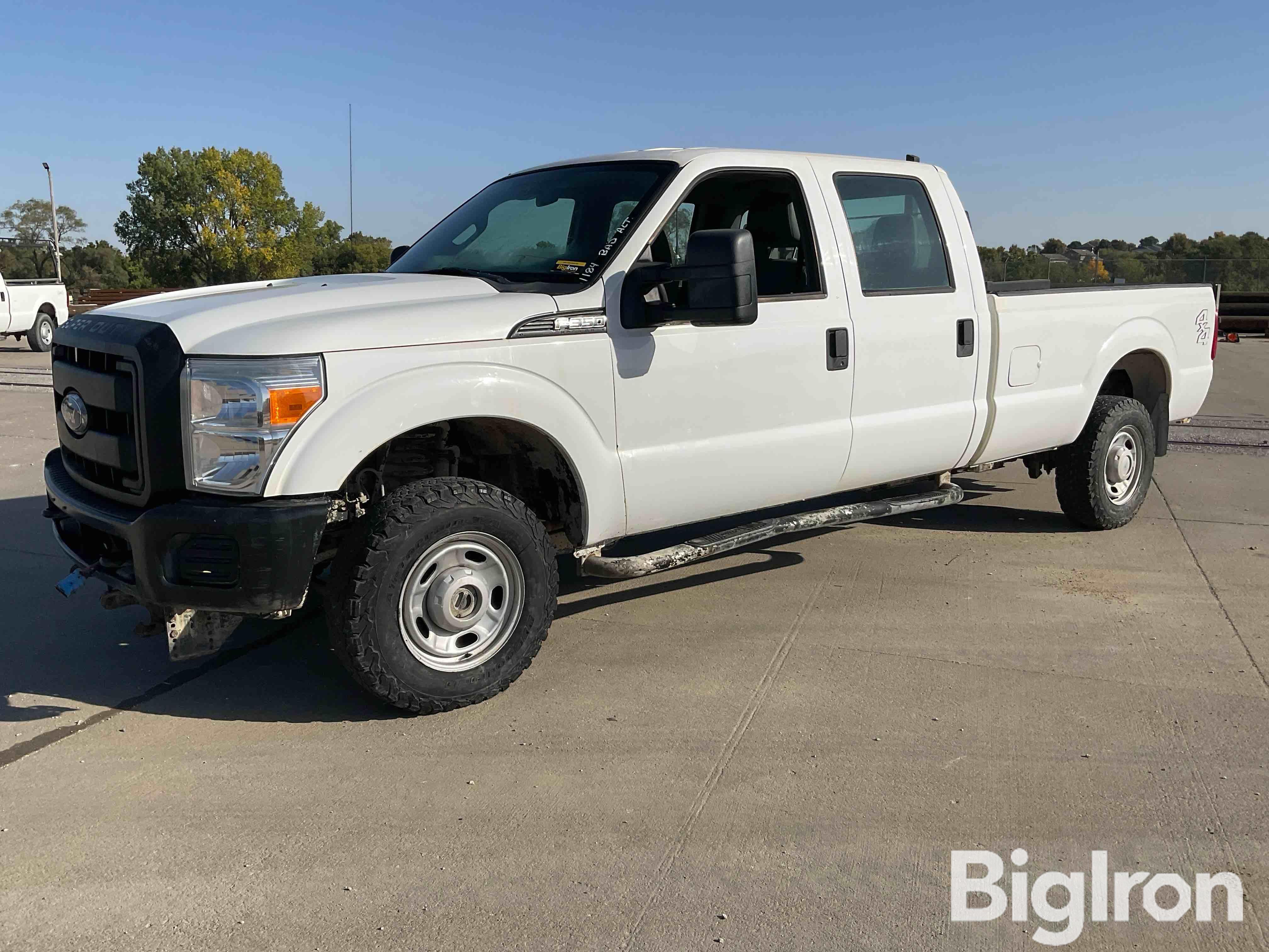 2011 Ford F350 XL Super Duty 4x4 Crew Cab Pickup W/Snowplow Mount & Tommy Gate 