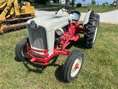1954 Ford 640 2WD Tractor 