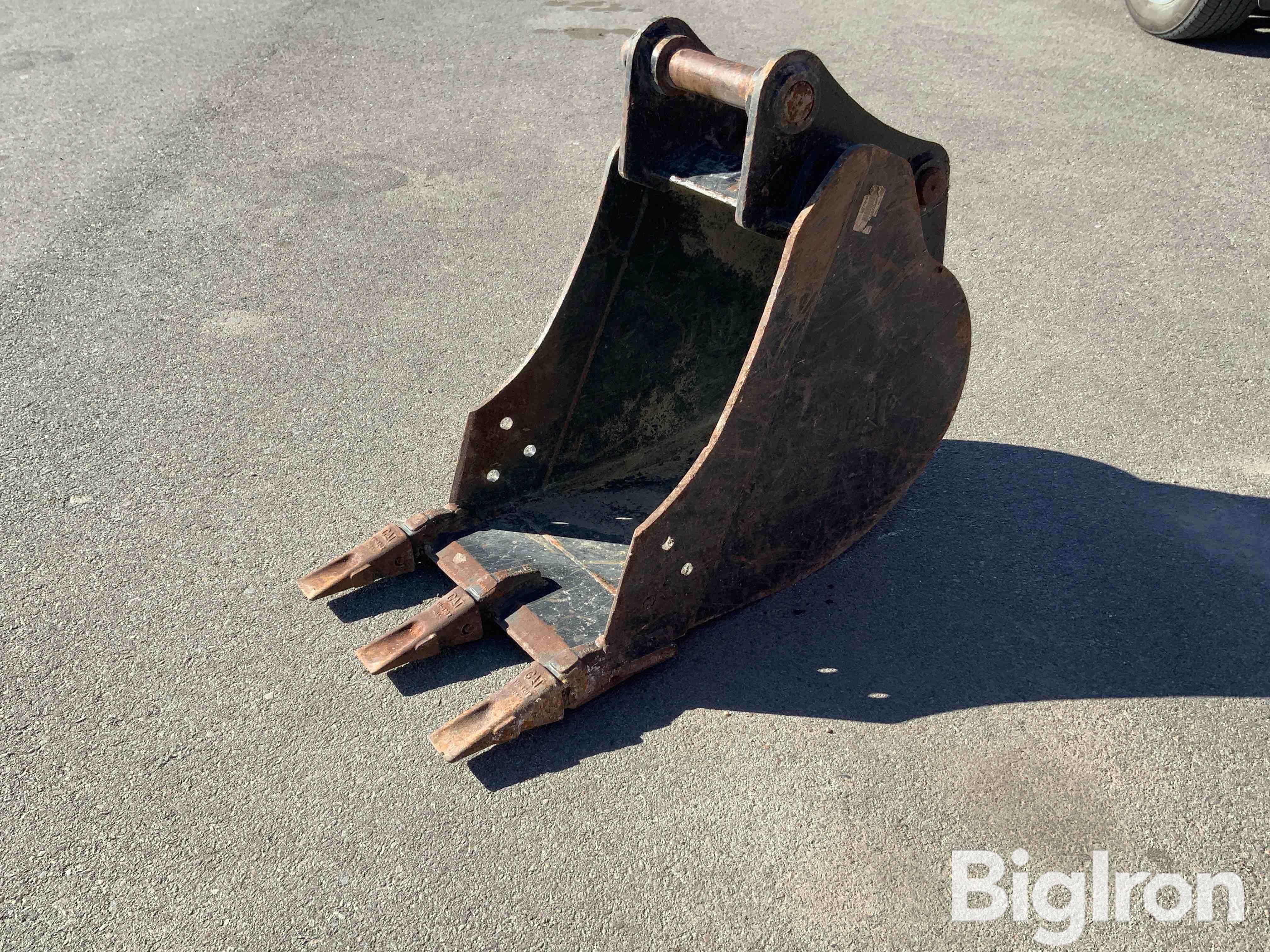 Caterpillar 16” Mini Excavator Bucket 