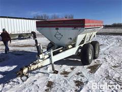 Willmar 600 T/A Pull-Type Fertilizer Spreader 