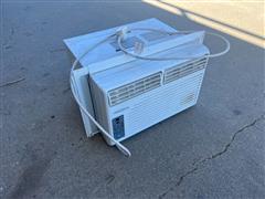 items/132cefcf4b69ed11a76e0003fff9401b/windowairconditioner_e40d7b34b8c64bb6b860891e3cb2e066.jpg