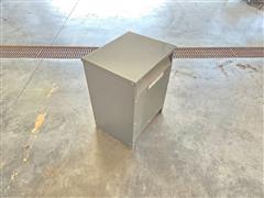 items/13acc382f734ef11a296000d3ad41af2/squaredgeneralpurposetransformer-2_861ad647141c486d9418f5fa58959151.jpg