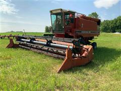 1979 International 1440 2WD Combine W/Platform Header 