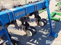 items/14a5fd9b4a0ef0119d476045bd488df1/kinze-1500-6r30-cultivator_36de35facdb9426498c87600c8558c2d.jpg