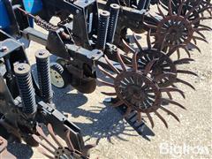 items/14a5fd9b4a0ef0119d476045bd488df1/kinze-1500-6r30-cultivator_3c927a2be26a4b69ae177eb8ee08c18a.jpg
