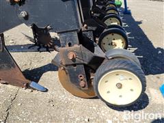 items/14a5fd9b4a0ef0119d476045bd488df1/kinze-1500-6r30-cultivator_4c4e7d6f9998470a94b43771cff1bdc1.jpg