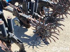 items/14a5fd9b4a0ef0119d476045bd488df1/kinze-1500-6r30-cultivator_93427d5f4720452fbced0265080ba41d.jpg