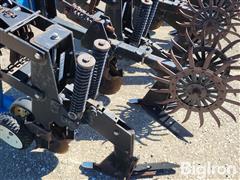 items/14a5fd9b4a0ef0119d476045bd488df1/kinze-1500-6r30-cultivator_988a5404bc3243ed8d383e552c8343ab.jpg