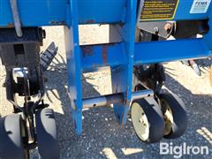 items/14a5fd9b4a0ef0119d476045bd488df1/kinze-1500-6r30-cultivator_9b3f2f4f17fb432f99648e80128f7c99.jpg