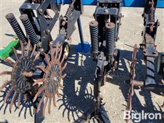 items/14a5fd9b4a0ef0119d476045bd488df1/kinze-1500-6r30-cultivator_a1ee44c3c5884ea0b6760fa8b90e605f.jpg