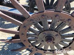 items/14a5fd9b4a0ef0119d476045bd488df1/kinze-1500-6r30-cultivator_e472d2a527494c239fb3f417f6a1c4cf.jpg