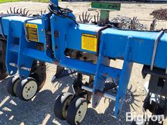 items/14a5fd9b4a0ef0119d476045bd488df1/kinze-1500-6r30-cultivator_f4a81e8647fb46dd90c98f2d614b5949.jpg