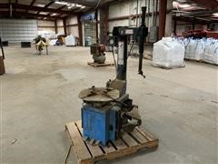 2000 Hofmann MONTY 1610 Tire Machine 