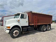 1990 International 8100 T/A Grain Truck 