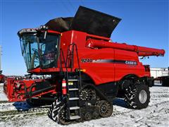 2017 Case IH 9240 4WD Combine 