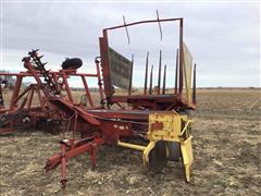 New Holland 1032 Stack Wagon 