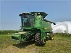 1998 John Deere 9510 Maximizer 2WD Combine 