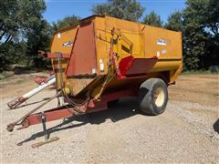 Knight Reel Auggie 2450 Feeder Wagon 