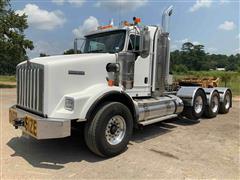 2013 Kenworth T800 8X8 Tri/A Truck Tractor 