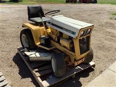 International Cub Cadet 126 Lawn Tractor W/Mower Deck 