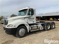 2005 Freightliner Columbia T/A Truck Tractor 