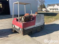 1985 Advance Retriever 5200G Street Sweeper 