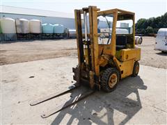 Clark C500-Y55 Forklift W/54" Forks 