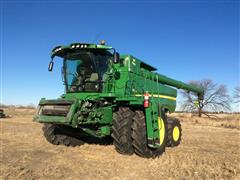 2013 John Deere S680 Combine 