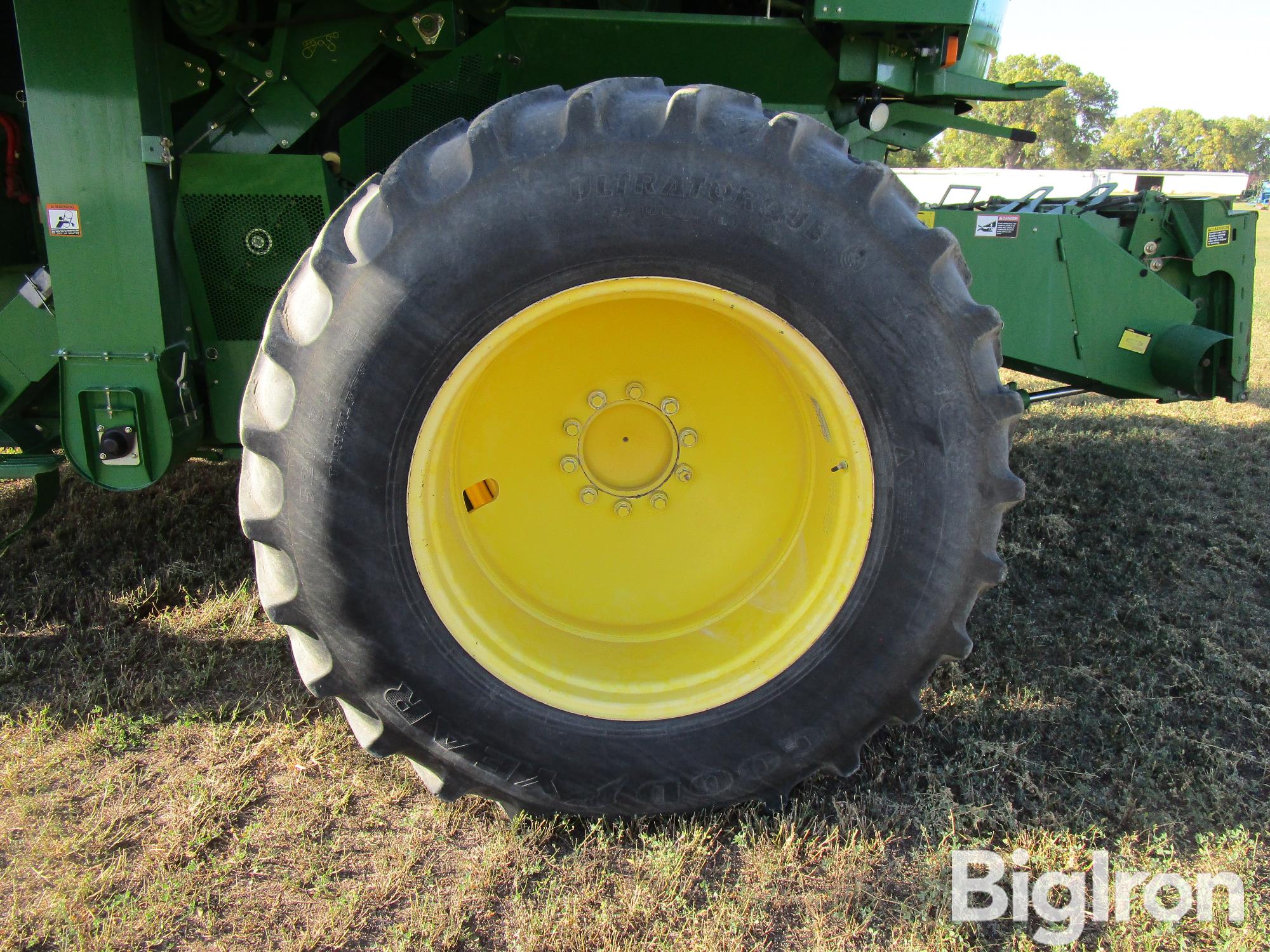 items/181ef6992184ef119443000d3a62e002/2008johndeere96702wdcombine-2_02d6aff189cd4eb3a2c46e29b897f015.jpg