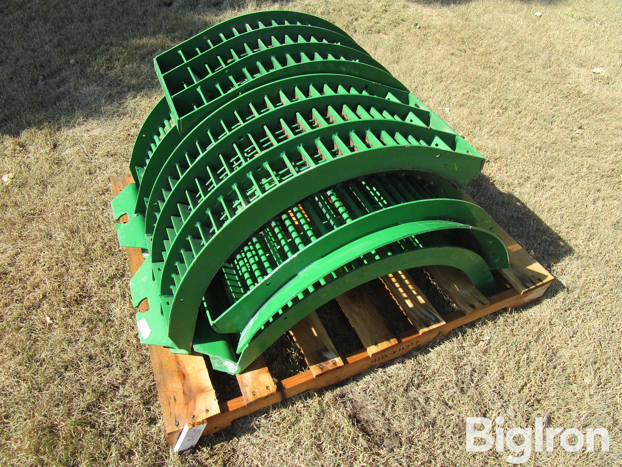 items/181ef6992184ef119443000d3a62e002/2008johndeere96702wdcombine-2_1a455ca0d76d402c80726b3f3ef6be11.jpg