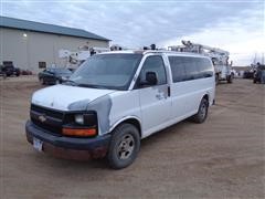 2005 Chevrolet Express 8 Passenger Van 