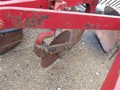 items/18667c6759654a0695863806795b8e5f/internationalharvestor6-16semimountmoldboardplow_c2c65a21a6454ac2ba6de62aca82bde1.jpg