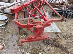 items/18667c6759654a0695863806795b8e5f/internationalharvestor6-16semimountmoldboardplow_e072c85b8d8848a293241aeb429d9e57.jpg