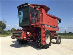 1986 Case IH 1680 Axial Flow 2WD Combine 