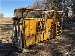 Livestock Squeeze Chute 