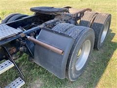 items/19355fc72a14ed11b5cf00155d72f54a/2007feightlinercst120tatrucktractor_5e91061055894b8ab76737f6b58a6401.jpg