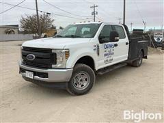 2018 Ford F350 4x4 Crew Cab Flatbed Pickup 