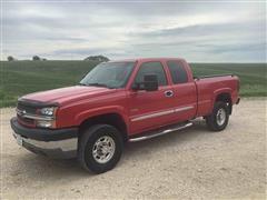 2004 Chevrolet Silverado 2500 HD 4x4 Extended Cab Pickup 