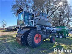 1977 Gleaner L2 2WD Combine 