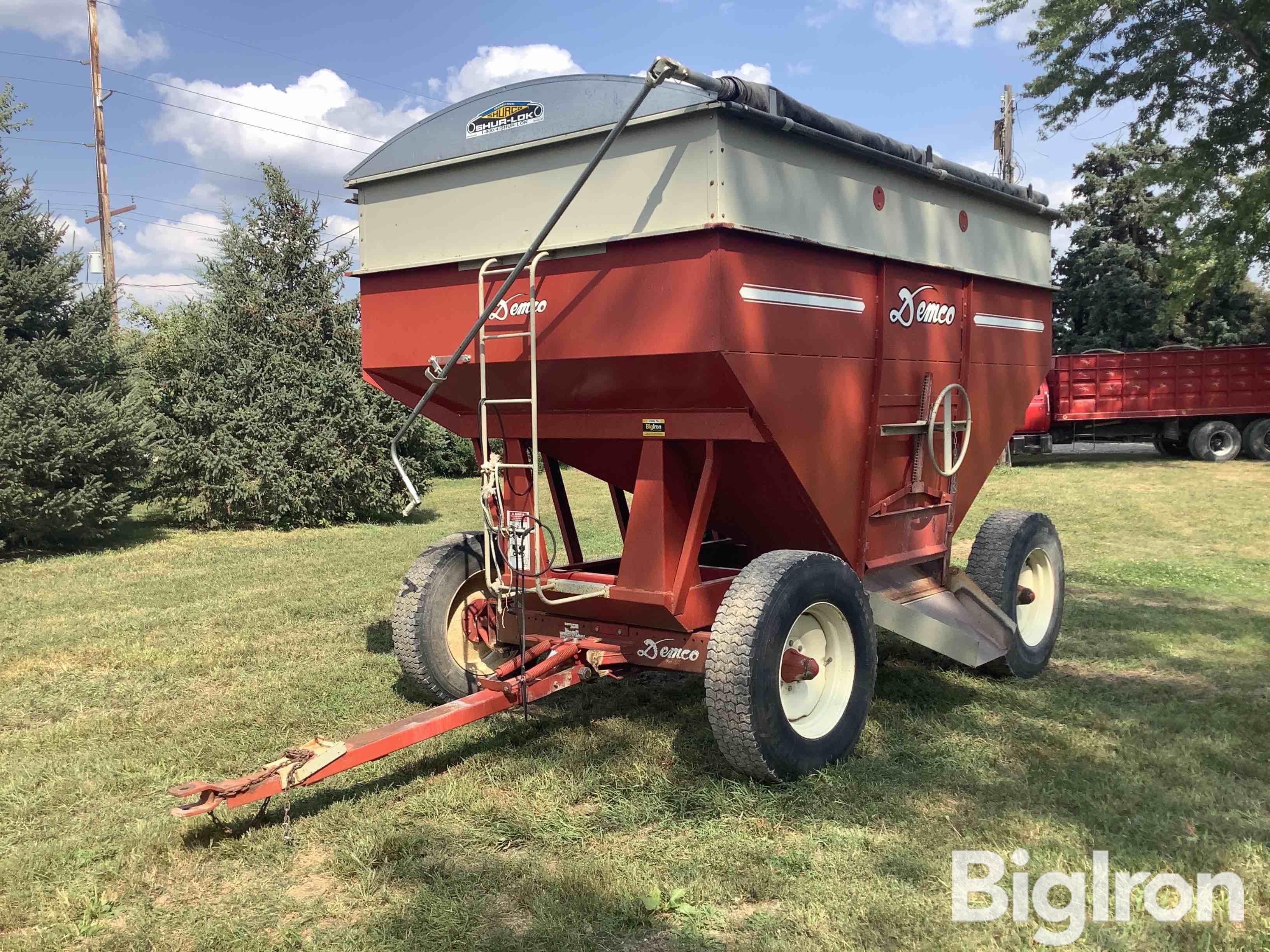 1993 Demco GF250 Gravity Flow Wagon 