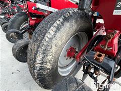 items/1a09c871d7b7ef1195f6002248918839/caseih125524row30planter_d2bd8e53f3d0425387ca6367991f6613.jpg