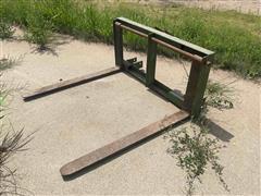 John Deere 3-Pt Pallet Fork Attachment 